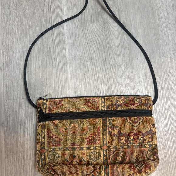 Vintage-Inspired Tapestry Crossbody Bag - Picture 1 of 4